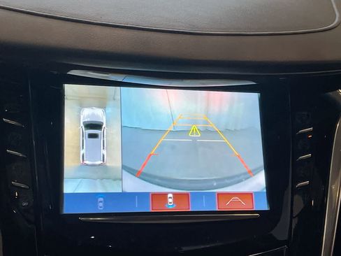 Used 2020 Cadillac Escalade Luxury image 17