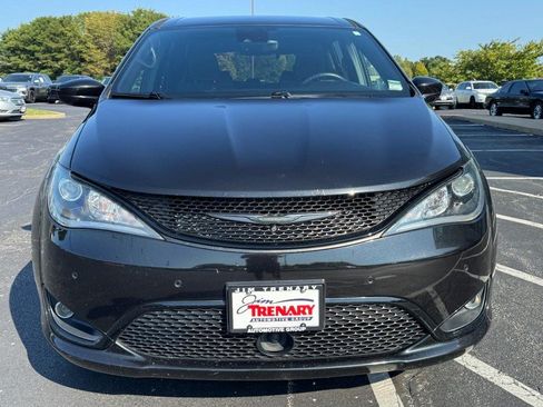 Used 2019 Chrysler Pacifica Touring Plus w/ Advanced Safetytec Group FWD image 8
