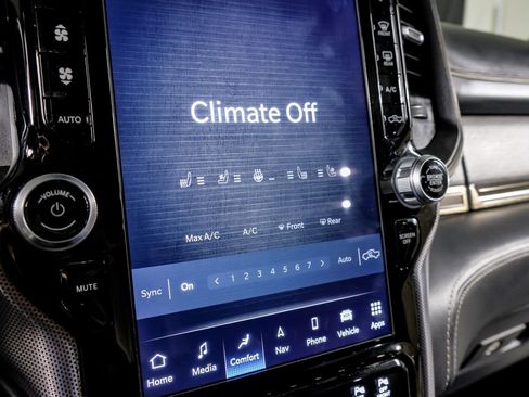 Used 2022 RAM 2500 Limited image 27