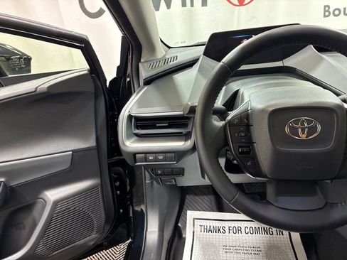 Used 2025 Toyota Prius LE AWD/4WD image 26