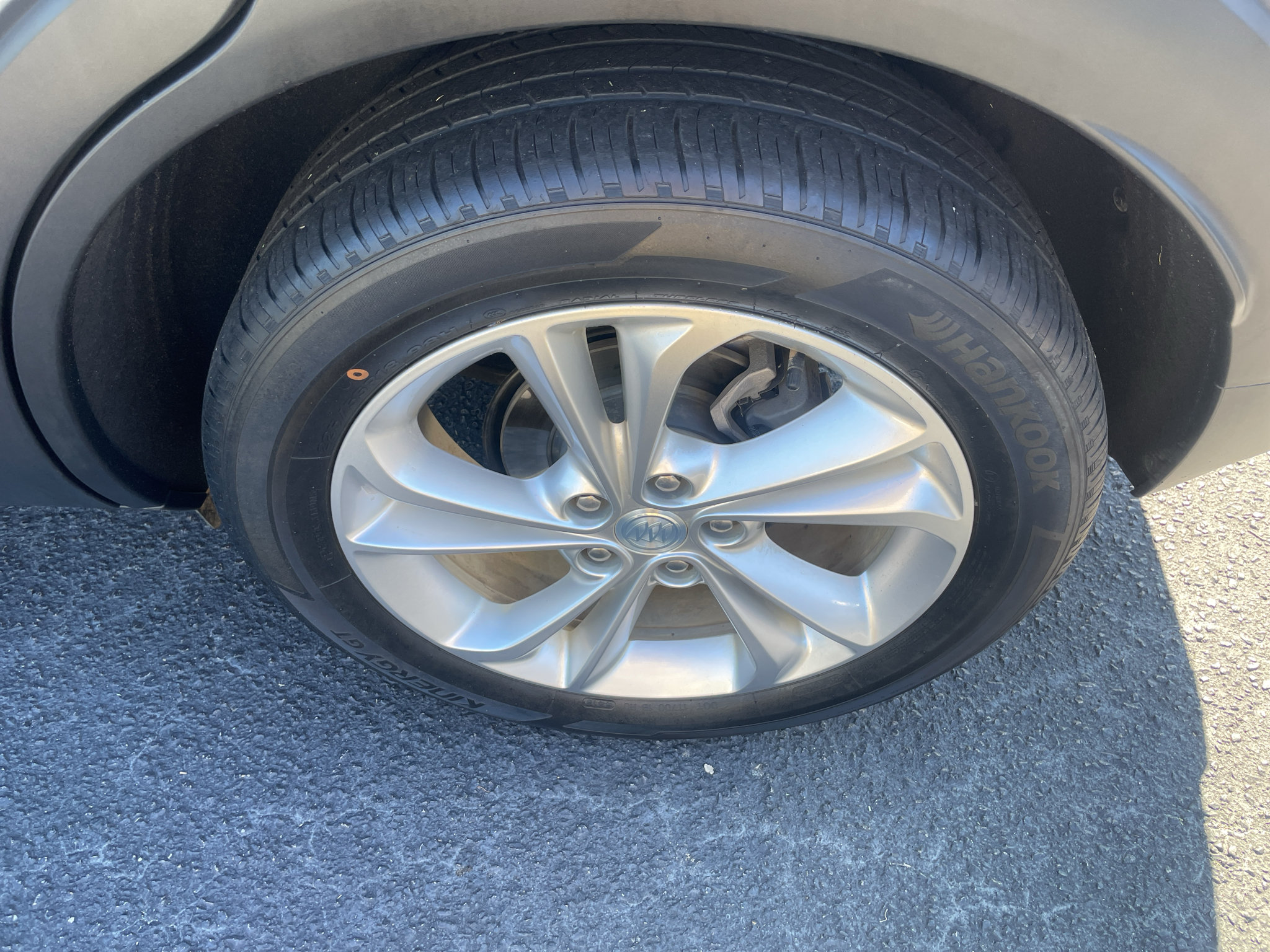 Certified 2020 Buick Encore GX Preferred w/ Cold Weather Comfort Package FWD image 5