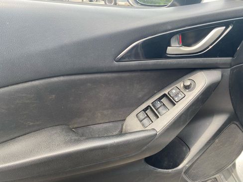 Used 2016 MAZDA MAZDA3 i Sport FWD image 9