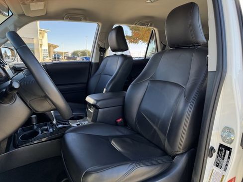 Used 2022 Toyota 4Runner TRD Off-Road image 27