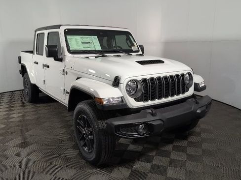 New 2025 Jeep Gladiator Sport AWD/4WD image 7