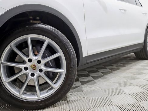 Used 2019 Porsche Cayenne image 4
