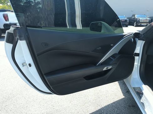 Used 2018 Chevrolet Corvette Stingray Coupe w/ Battery Protection Package RWD image 13