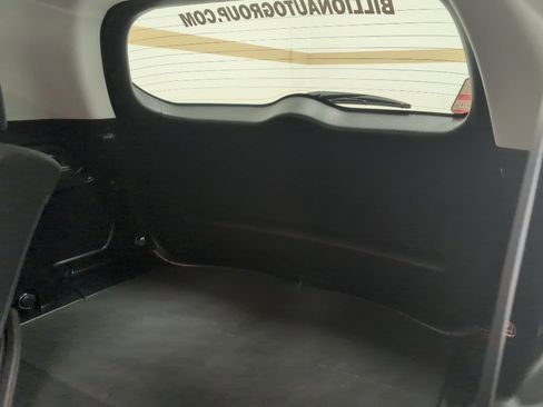 Used 2018 Toyota RAV4 LE image 16