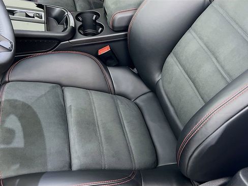 Certified 2026 Porsche Macan GTS image 22