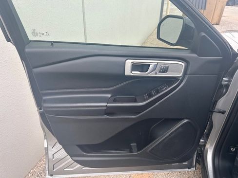Certified 2020 Ford Explorer Limited RWD image 9