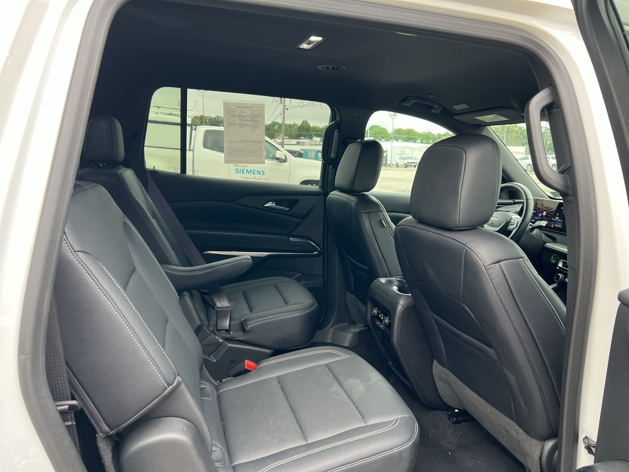 Used 2025 Chevrolet Traverse LT AWD/4WD image 10