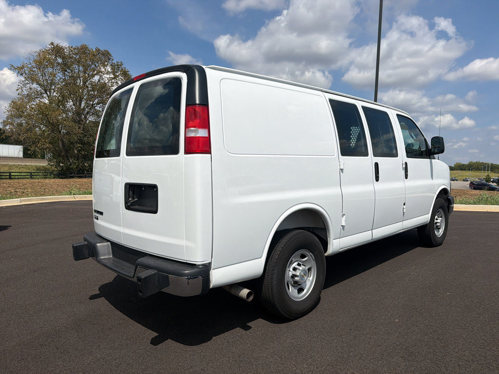 Used 2025 Chevrolet Express 2500 w/ Driver Convenience Package RWD image 5