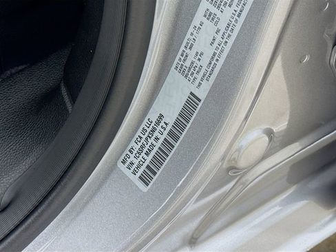 Used 2025 RAM 1500 Laramie w/ Night Edition image 33