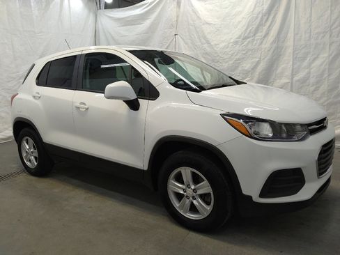 Used 2021 Chevrolet Trax LS w/ Tint and Cruise Package image 11
