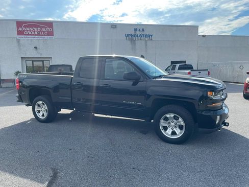 Used 2017 Chevrolet Silverado 1500 LT w/ All Star Edition AWD/4WD image 5