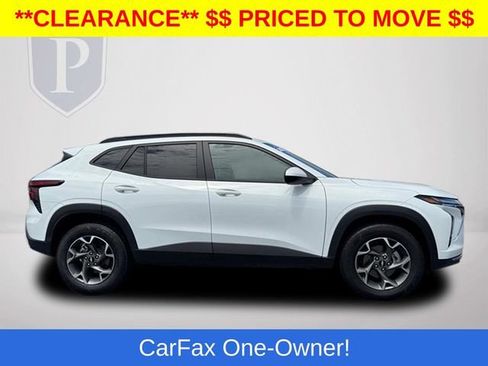Used 2025 Chevrolet Trax LT FWD image 5