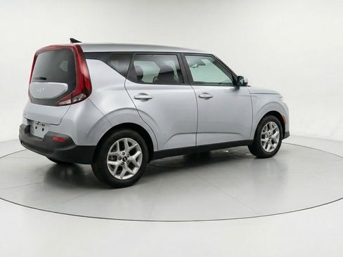 Used 2025 Kia Soul LX w/ LX Technology Package image 9