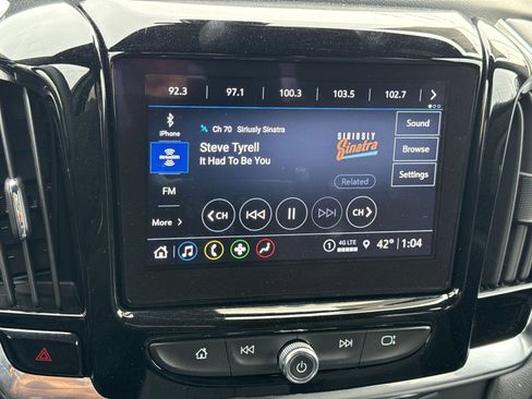 Used 2023 Chevrolet Traverse LT image 18