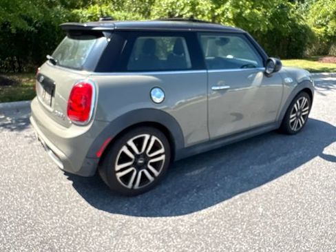Used 2019 MINI Cooper S FWD image 2