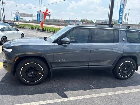 Used 2025 Rivian R1S Adventure AWD/4WD image 1