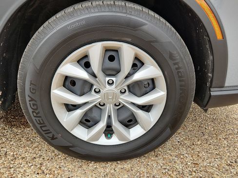 Used 2025 Honda CR-V LX image 8