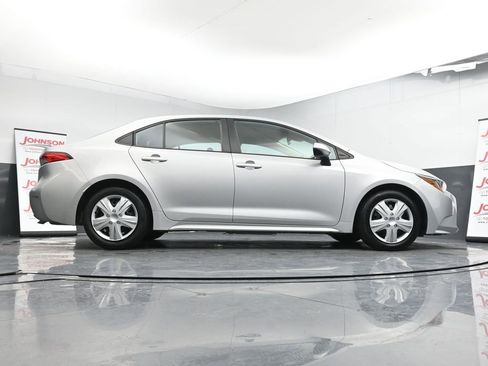 Used 2020 Toyota Corolla LE image 39