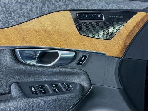 Used 2022 Volvo XC90 T6 Momentum w/ Advanced Package image 18