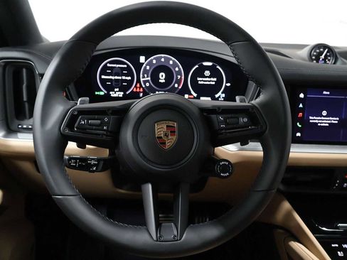 Certified 2026 Porsche Cayenne S AWD/4WD image 25