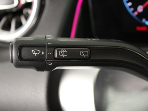 Used 2023 Mercedes-Benz GLB 250 image 16