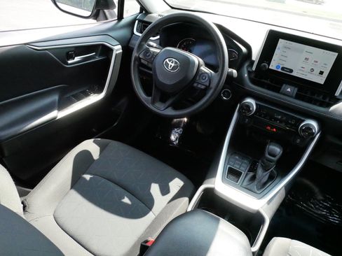 Certified 2025 Toyota RAV4 XLE AWD/4WD image 9