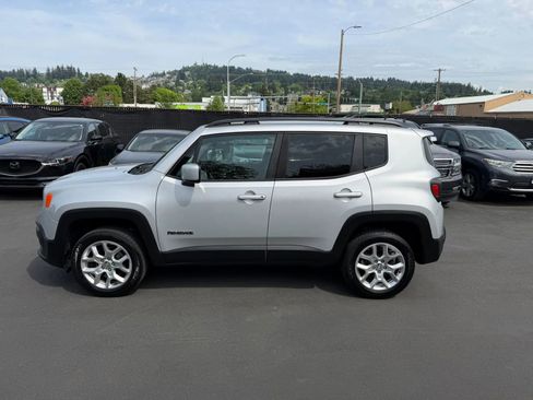 Used 2017 Jeep Renegade Latitude AWD/4WD image 7
