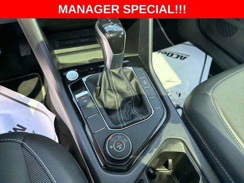 Used 2023 Volkswagen Taos SE w/ Panoramic Sunroof Package AWD/4WD image 30