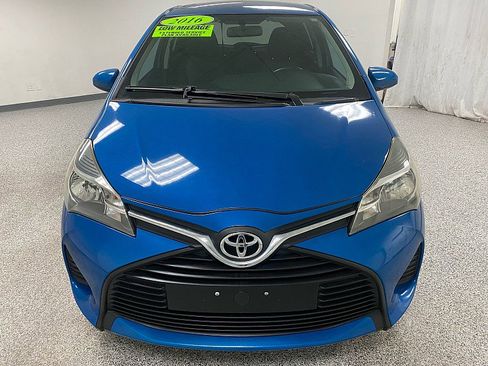 Used 2016 Toyota Yaris L image 2