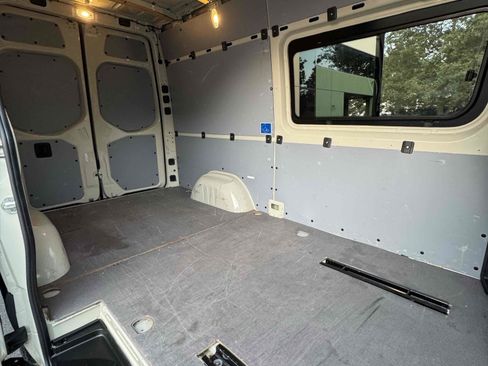 Used 2021 Mercedes-Benz Sprinter 2500 image 12