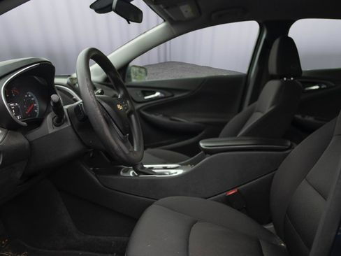 Used 2022 Chevrolet Malibu LT image 2
