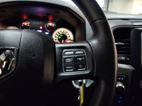 Used 2017 RAM 1500 Express AWD/4WD image 29