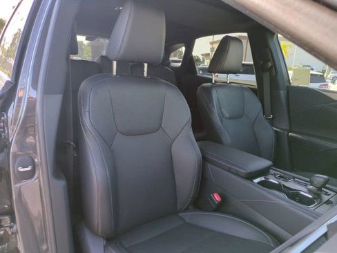 Used 2025 Lexus RX 350 w/ Convenience Package image 32