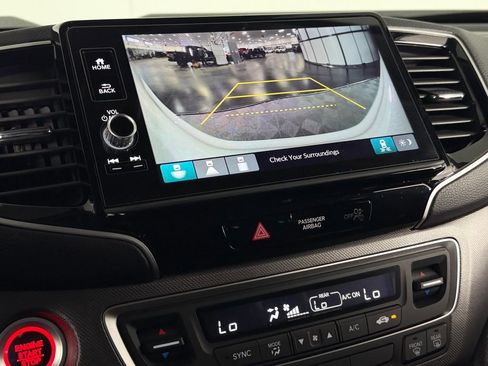 Used 2025 Honda Ridgeline Sport image 16
