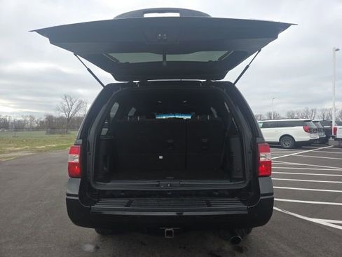 Used 2017 Ford Expedition XLT image 13