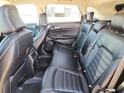 Used 2024 Ford Edge SEL image 9