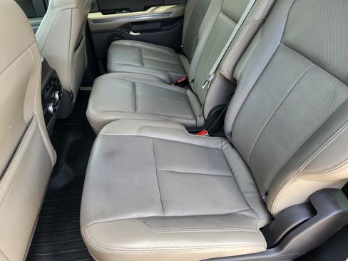 Used 2018 Ford Expedition XLT w/ Equipment Group 202A RWD image 29