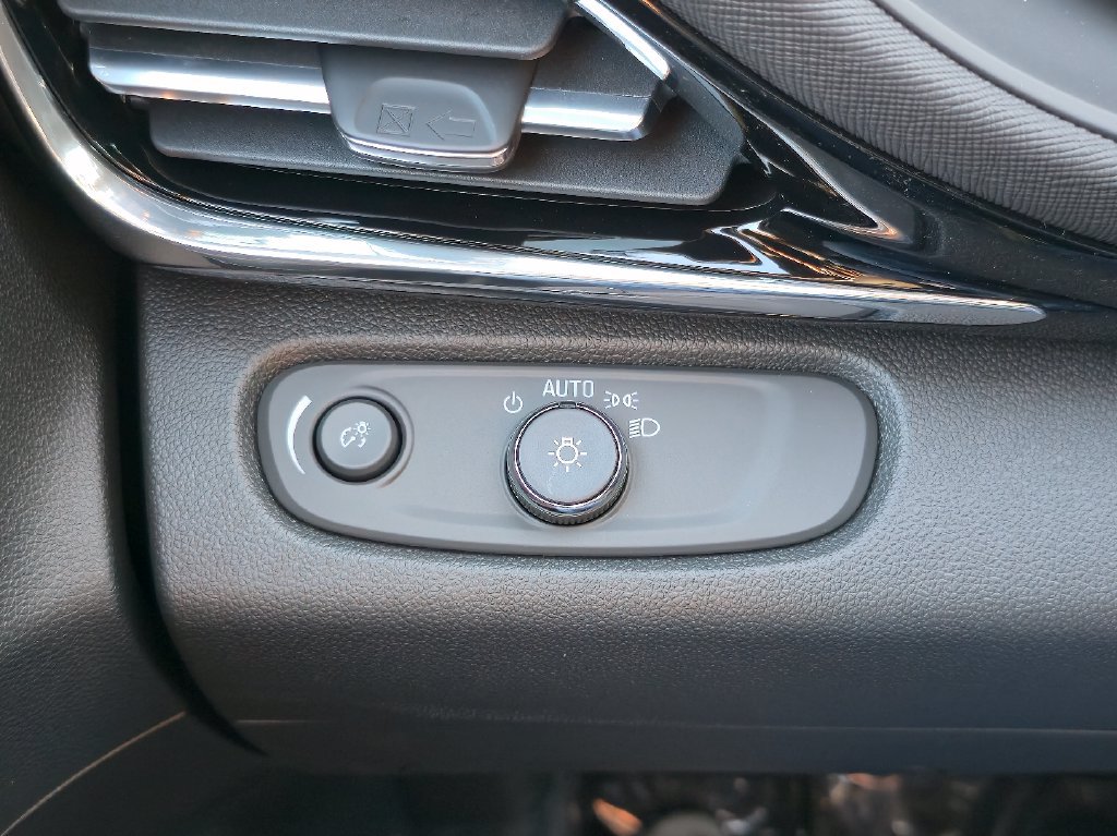 New 2026 Buick Envista Sport Touring w/ Convenience I Package FWD image 18