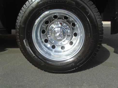 Used 2024 RAM 3500 Limited w/ Safety Group image 42