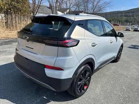 Used 2023 Chevrolet Bolt EUV Premier w/ Redline Edition FWD image 5