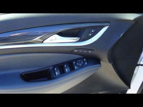 Used 2024 Buick Enclave Premium image 16