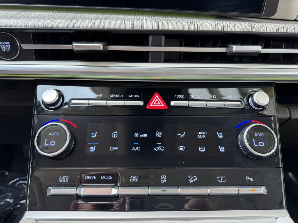 Used 2024 Hyundai Santa Fe Calligraphy AWD/4WD image 28