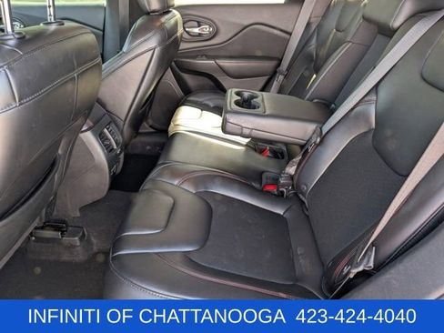Used 2019 Jeep Cherokee Trailhawk AWD/4WD image 20
