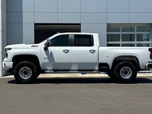 New 2026 Chevrolet Silverado 2500 LT w/ Z71 Chrome Sport Edition AWD/4WD image 7