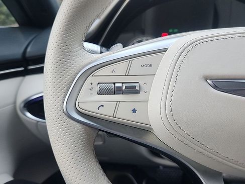 Used 2023 Genesis Electrified GV70 Advanced image 9