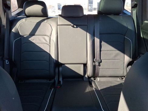 Used 2024 Volkswagen Tiguan SEL R-Line image 13