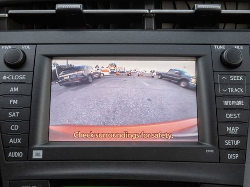 Used 2011 Toyota Prius Three image 3